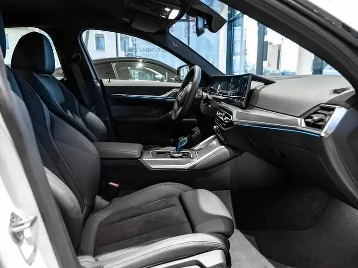 BMW i4  Image 5