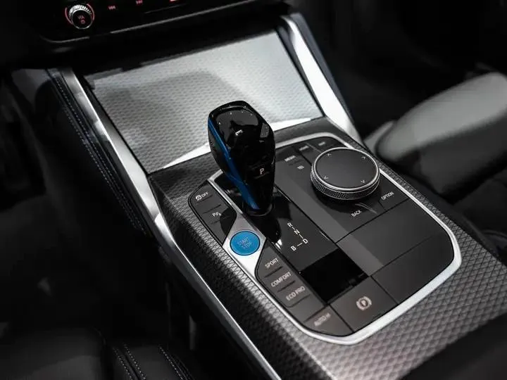 BMW i4  Image 6