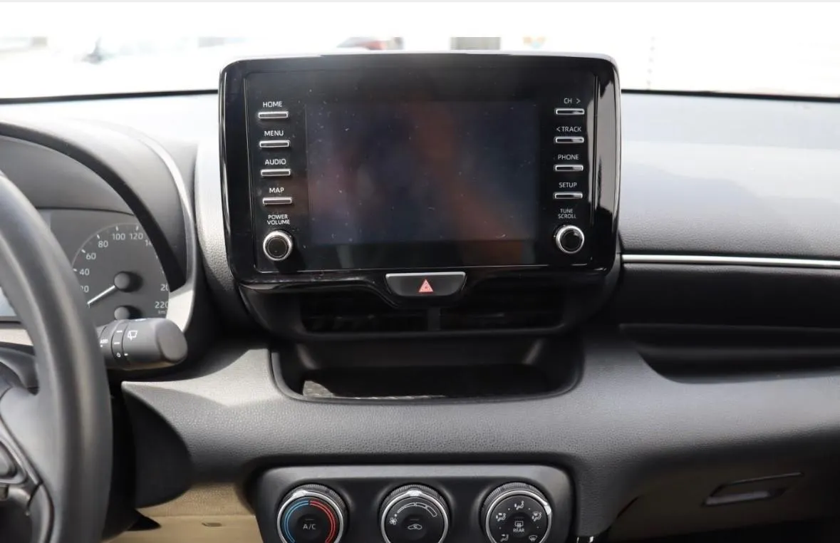 TOYOTA Yaris  Image 5