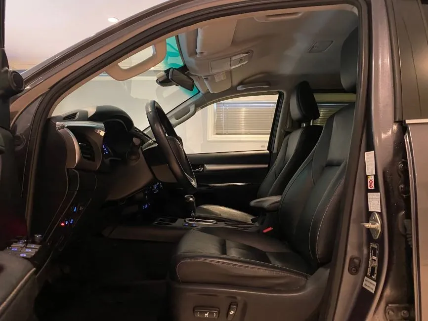 Toyota Hilux  Image 2
