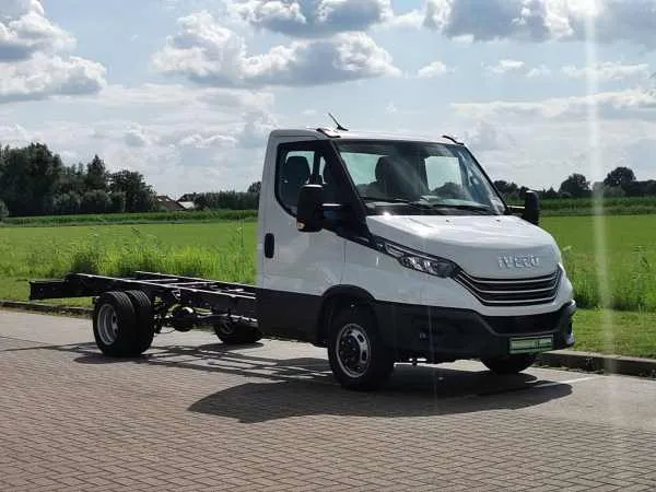 Iveco Daily 35 C 18 Image 4