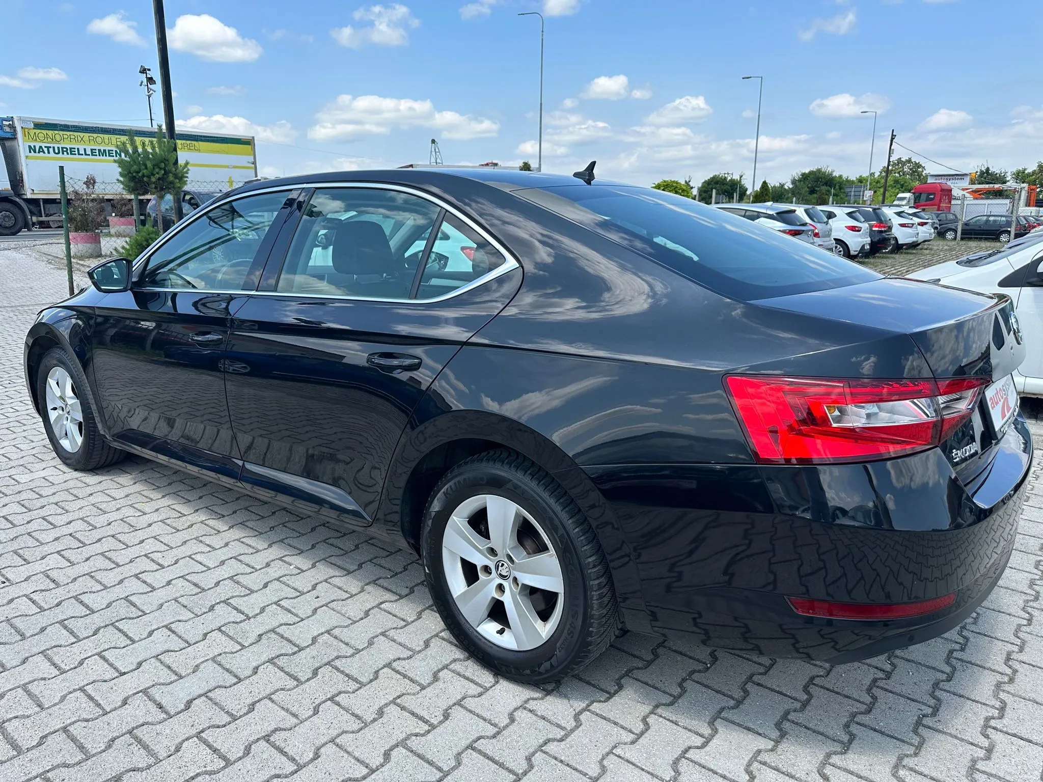 Škoda Superb 2.0 TDI GRADIRAN Image 7