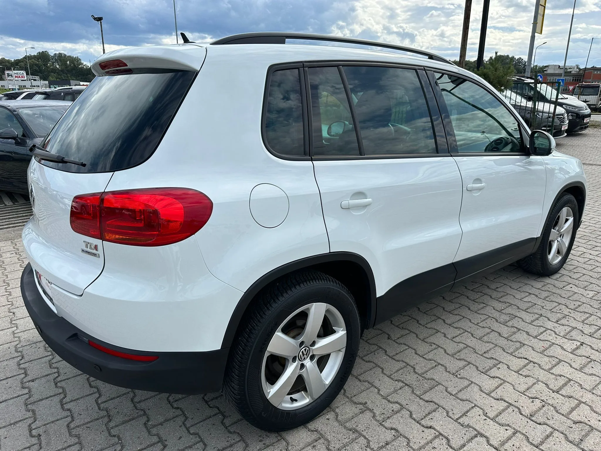 Volkswagen Tiguan 2.0 TDI KREDITI NA LICU MESTA Image 5