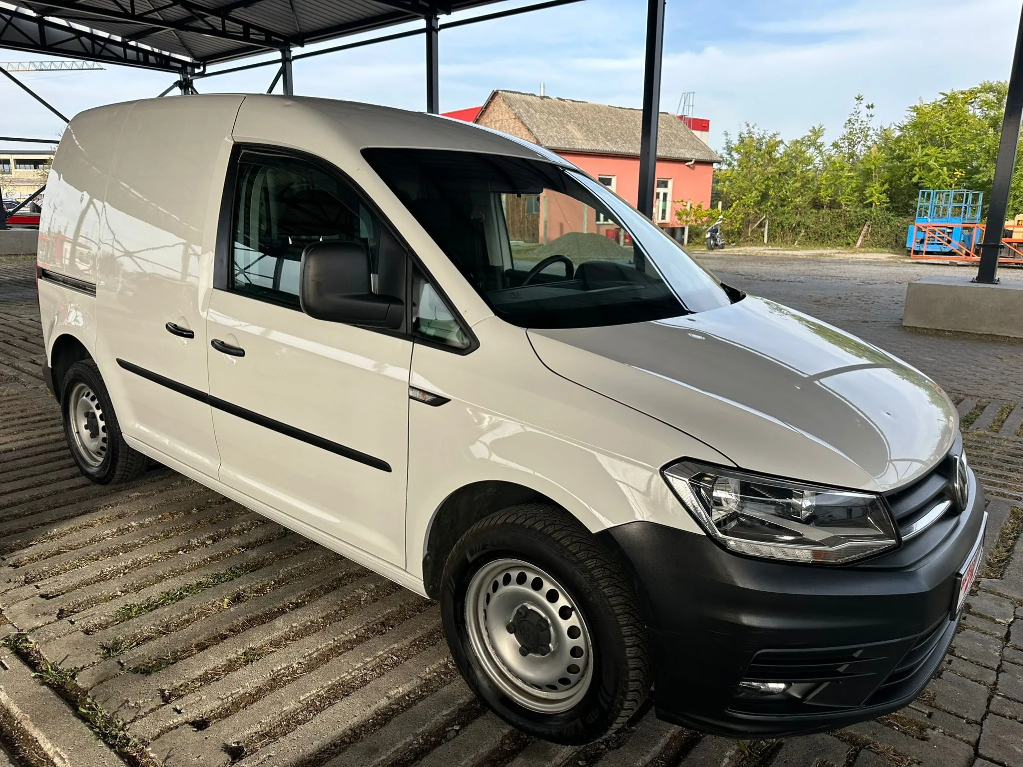 Volkswagen VW Caddy  Image 2