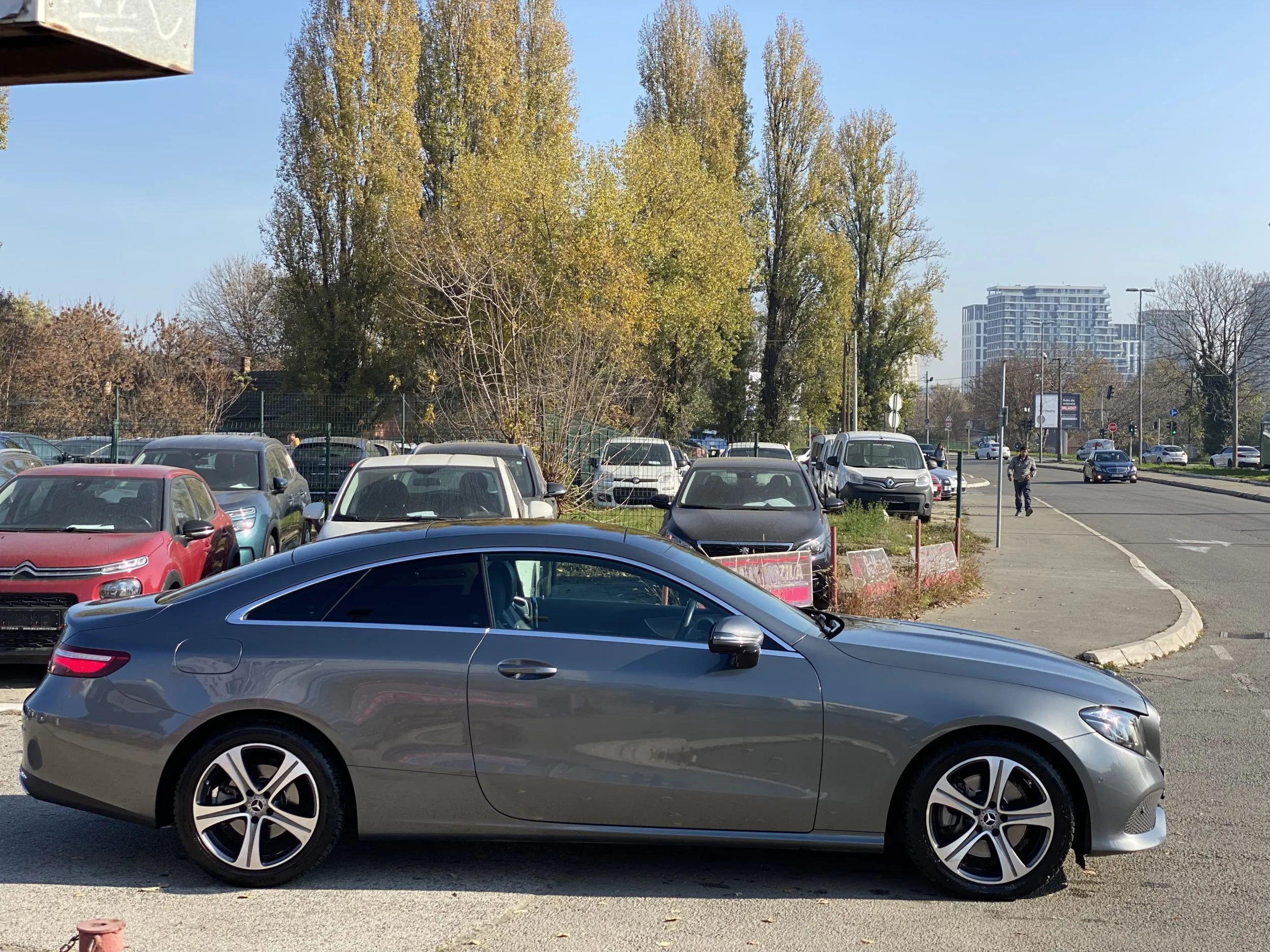 Mercedes E 220 D/BI-XEN/LED/9G-TRON Image 4