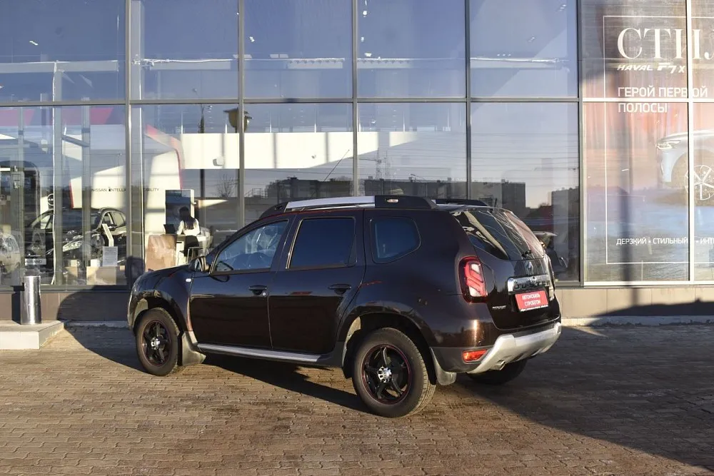 Renault Duster  Image 1