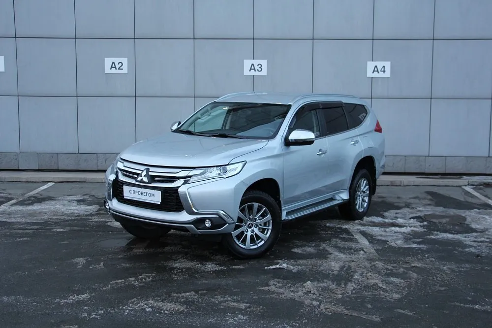 Mitsubishi Pajero  Image 1