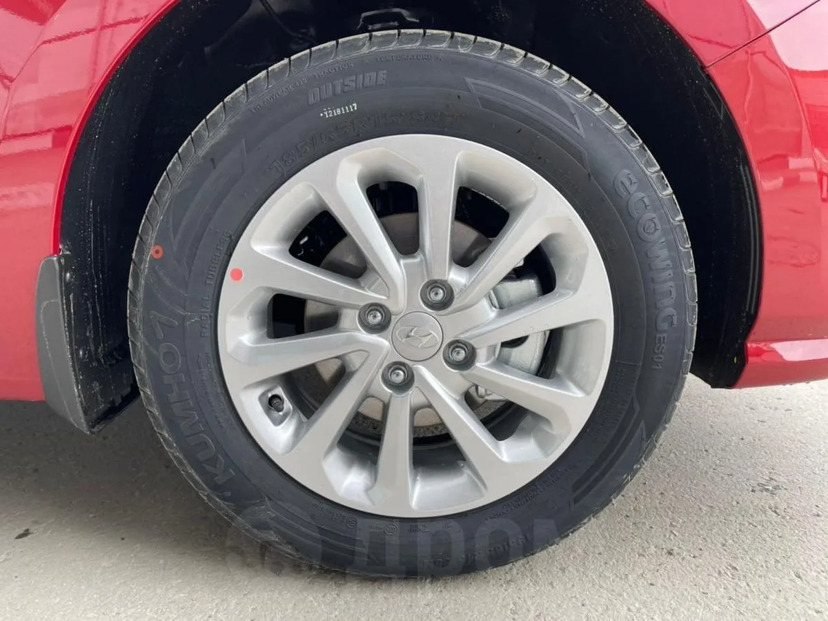 Hyundai Solaris  Image 9