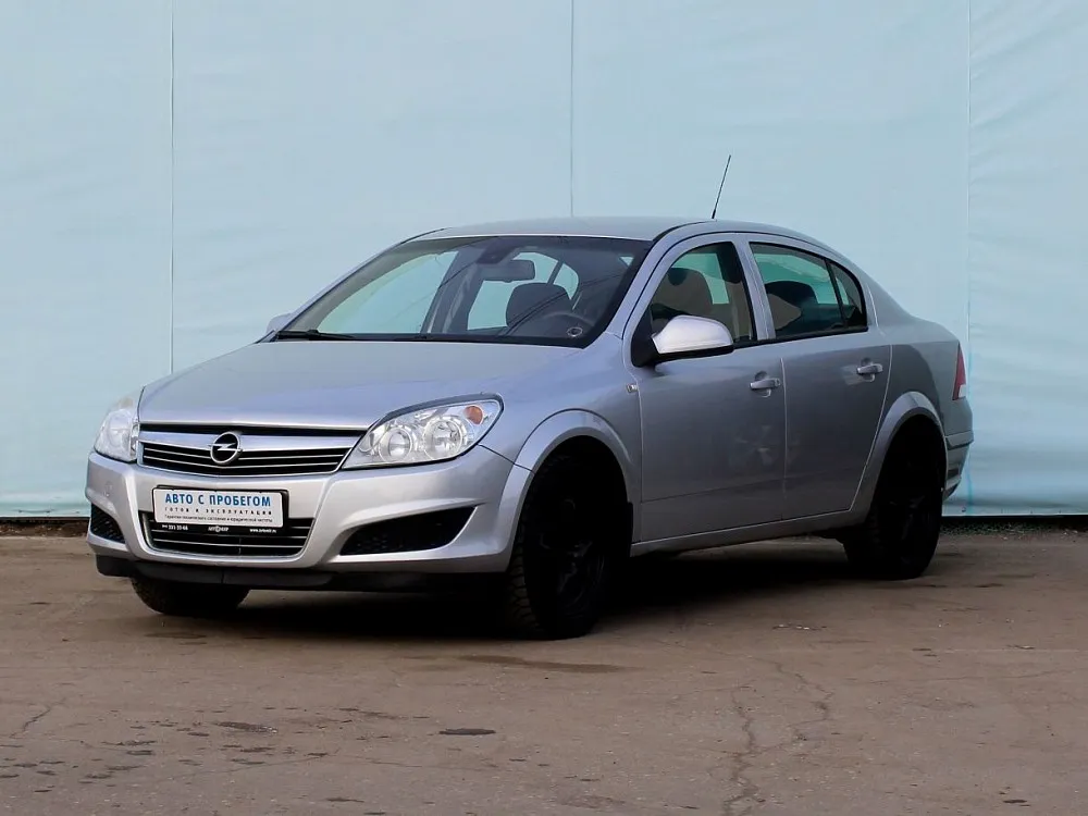 Opel Astra  Image 1
