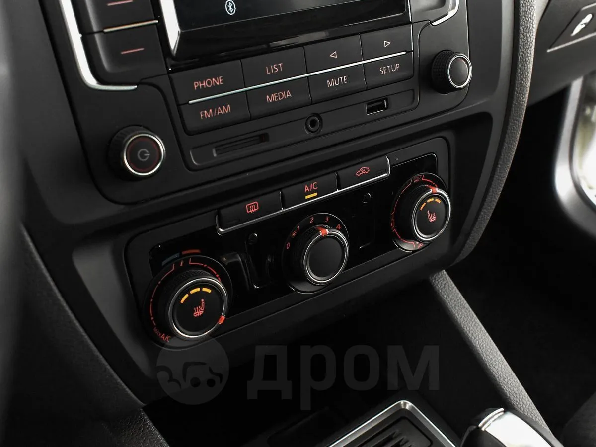 Volkswagen Jetta  Image 9