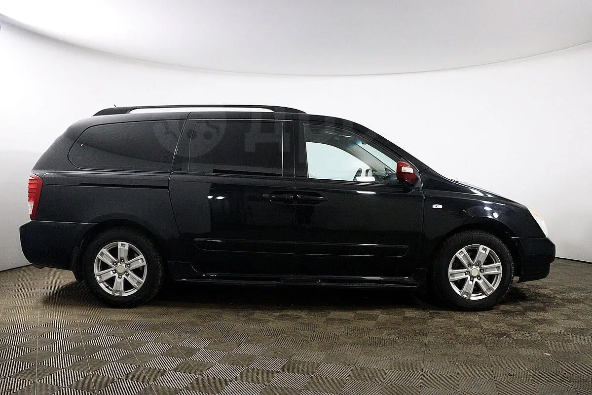 Kia Grand  Image 4