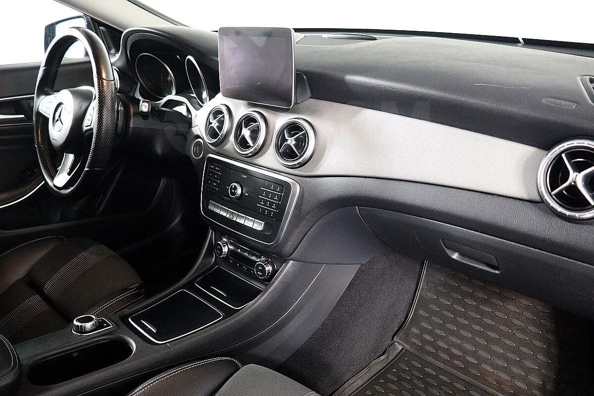 Mercedes-Benz CLA-Class  Image 10
