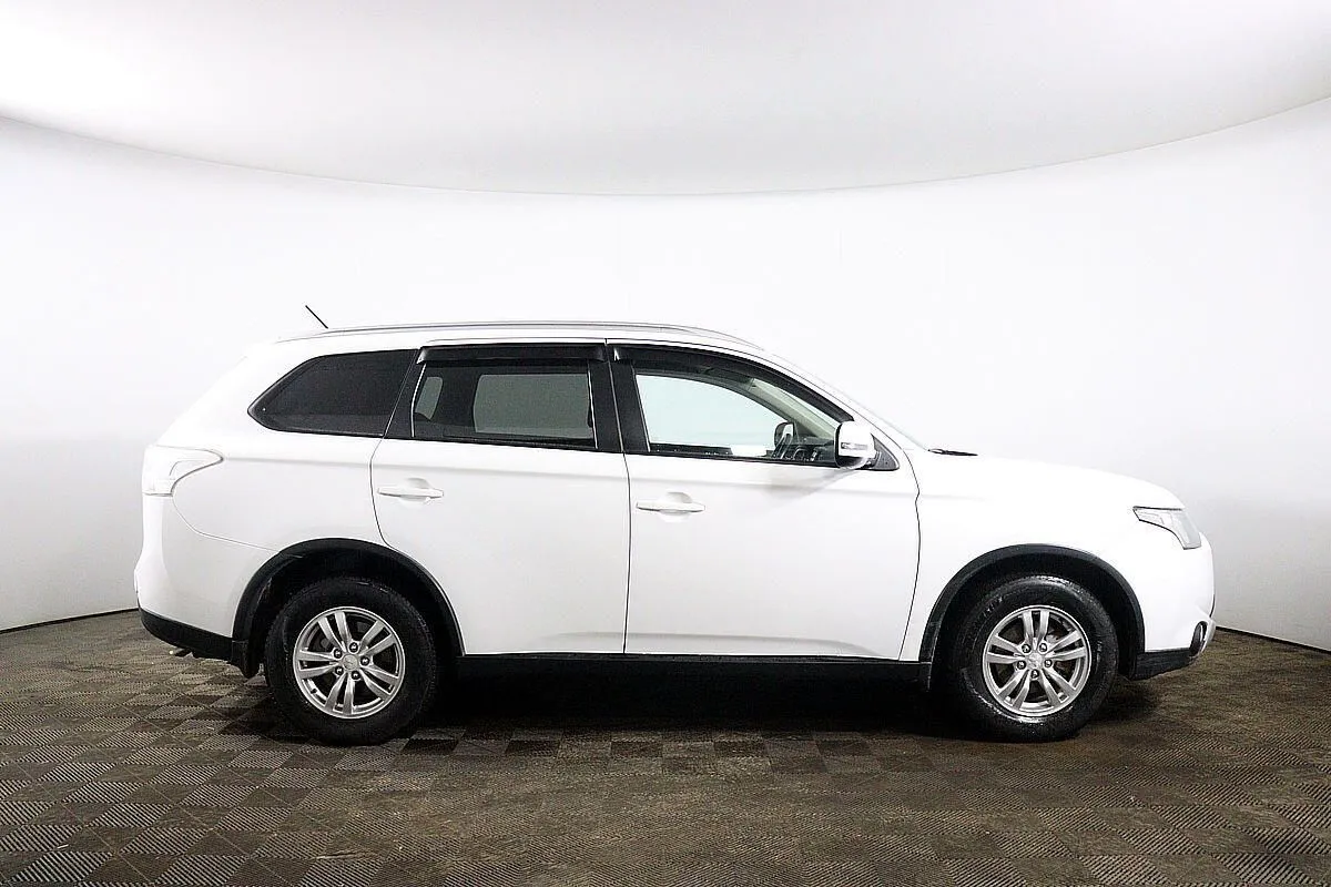 Mitsubishi Outlander  Image 4