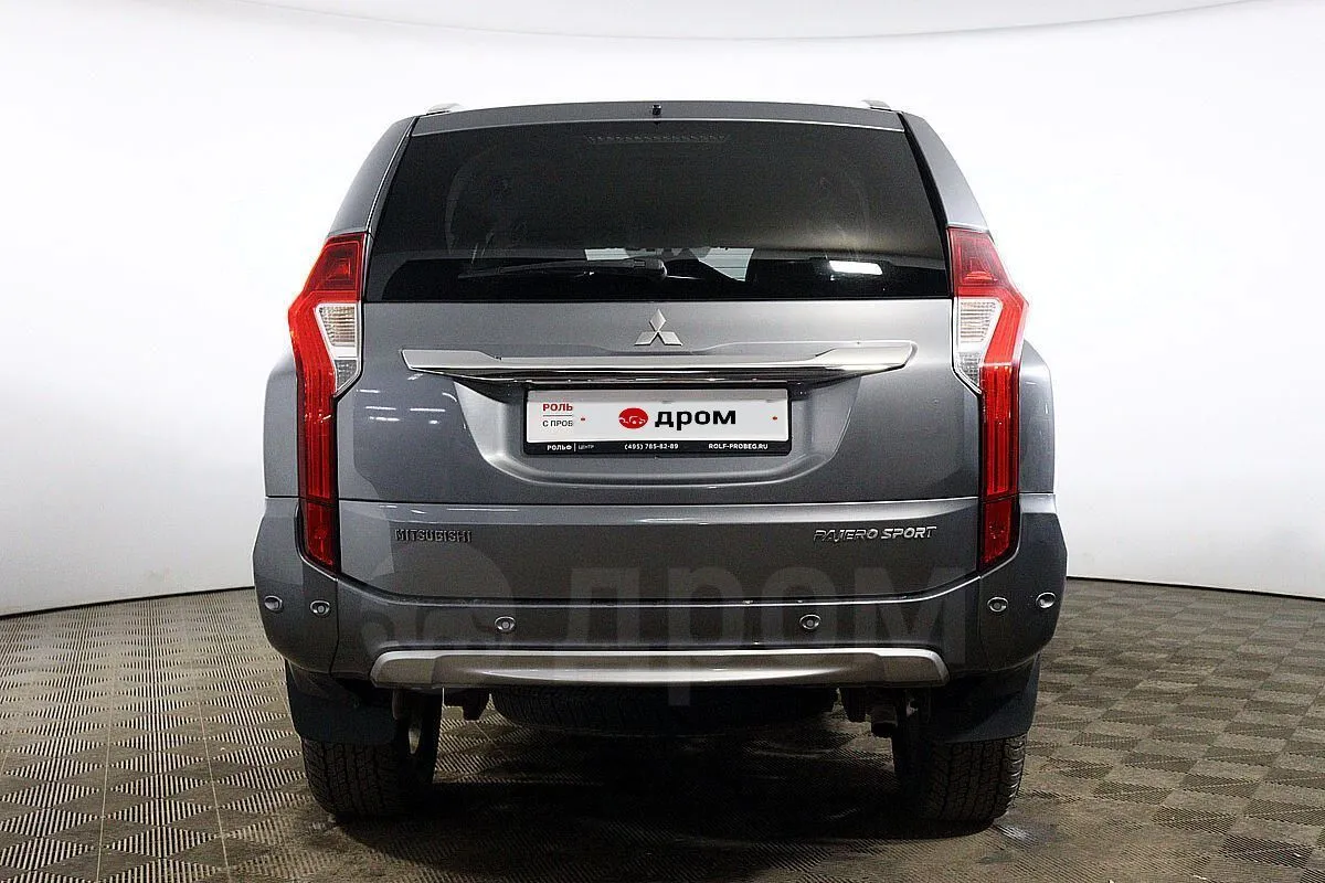 Mitsubishi Pajero  Image 6