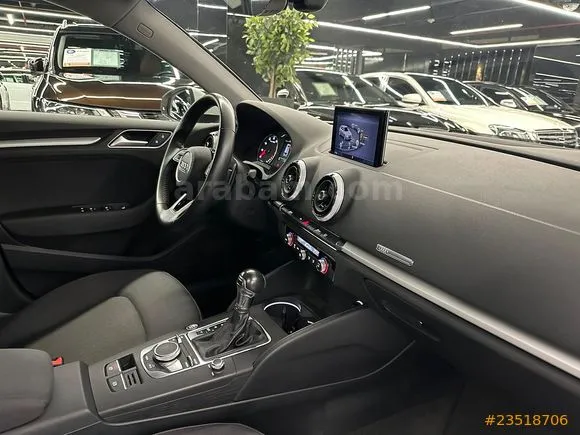 Audi A3 A3 Sedan 35 TFSI Dynamic Image 9