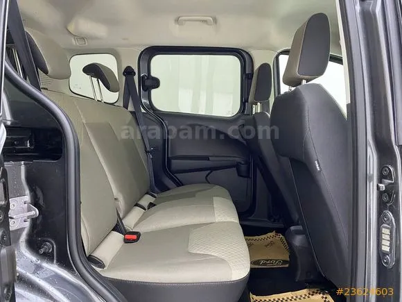 Ford Tourneo Courier 1.5 TDCi Titanium Plus Image 9