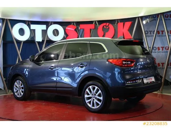 Renault Kadjar 1.3 TCE Touch Roof Image 2