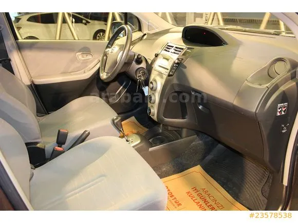 Toyota Yaris 1.3 Sol Image 9